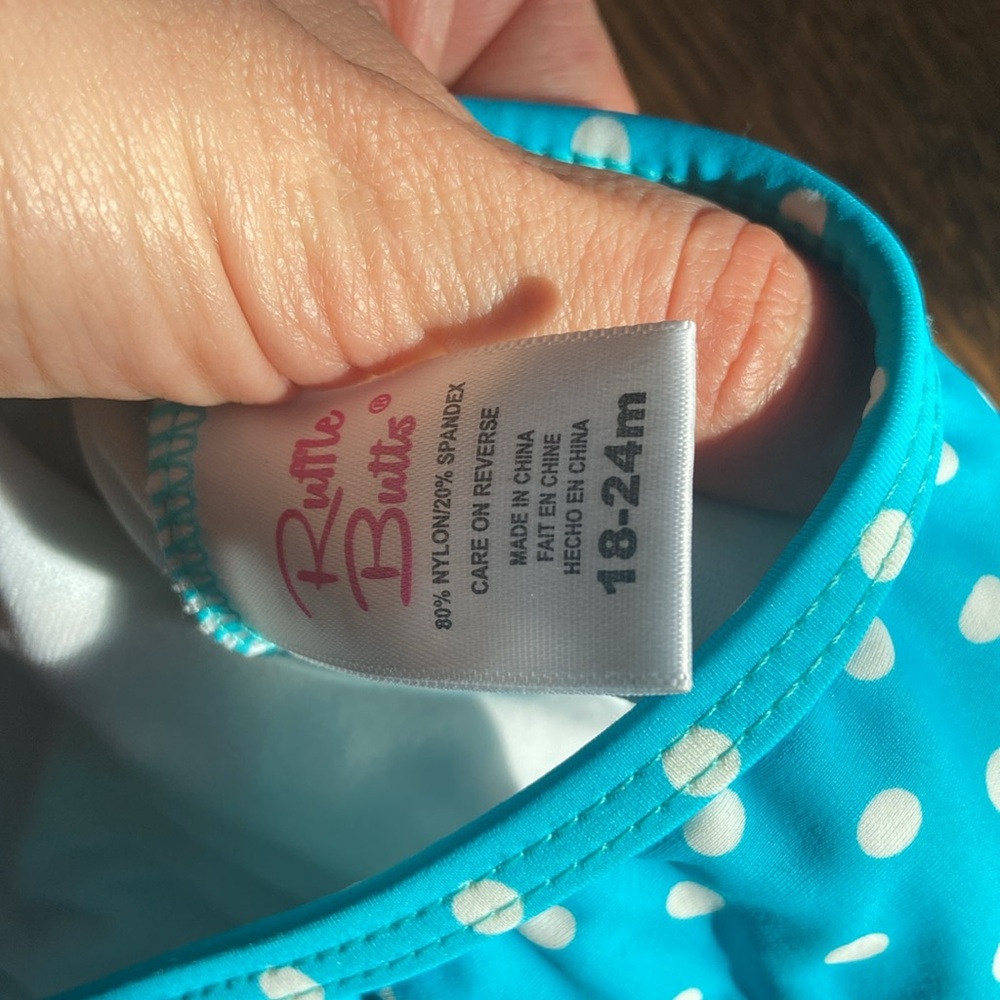Ruffle butts 2 piece Rash guard polka dots - Picture 5 of 12